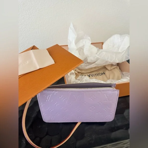 Louis Vuitton Lexington Pouch - Picture 6 of 10